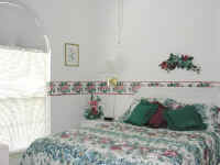 lely_2nd_bedroom1.JPG (78502 bytes)