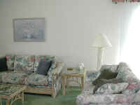 lely_livingroom2.jpg (85668 bytes)