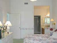 lely_master_suite2.jpg (75780 bytes)