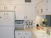 kitchen2.jpg (47035 bytes)